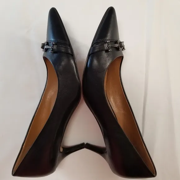 Coach Lauri Woman Shoes Sz 9B Classic Pump Black Leather Lock Detail Pointed Toe