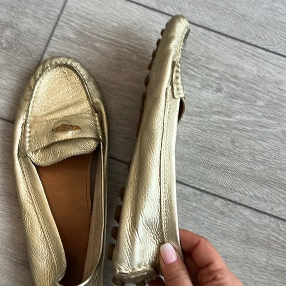 Coach Nicola gold metallic leather flat penny loafers style slip on shoes size 8