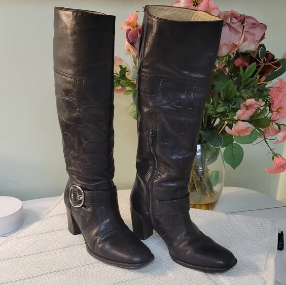COACH Signature leather chunky heel boots 😍Rare HTF zipper