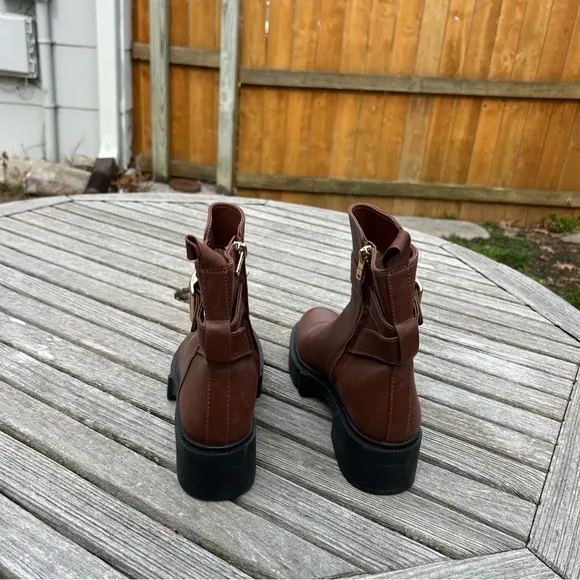 COACH Size 8.5 COACH Buckled Lug Sole Engineer‎ Boots brown