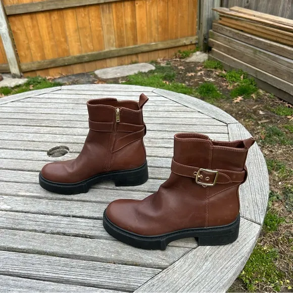 COACH Size 8.5 COACH Buckled Lug Sole Engineer‎ Boots brown