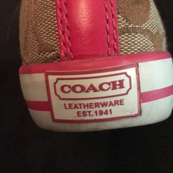 Coach vintage booties High-Top Converse Shoes.Beautiful condition.Smoke free Hom
