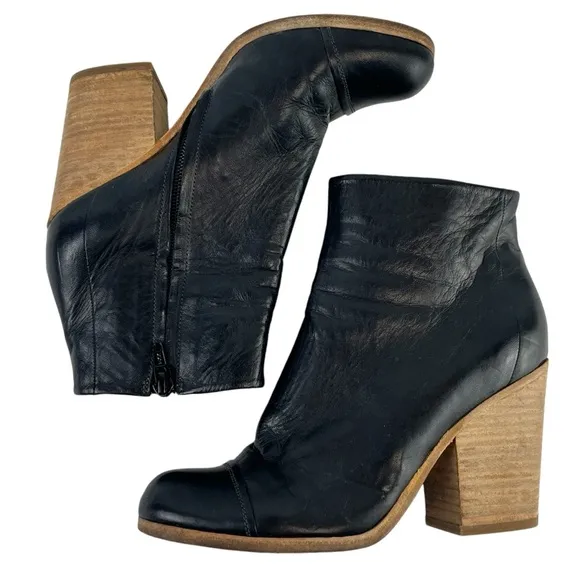 COCLICO Tone on Tone Cap Toe Heeled Leather Ankle Boots Women US 6.5 in Black