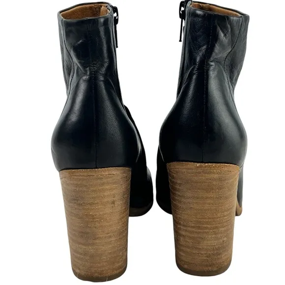 COCLICO Tone on Tone Cap Toe Heeled Leather Ankle Boots Women US 6.5 in Black