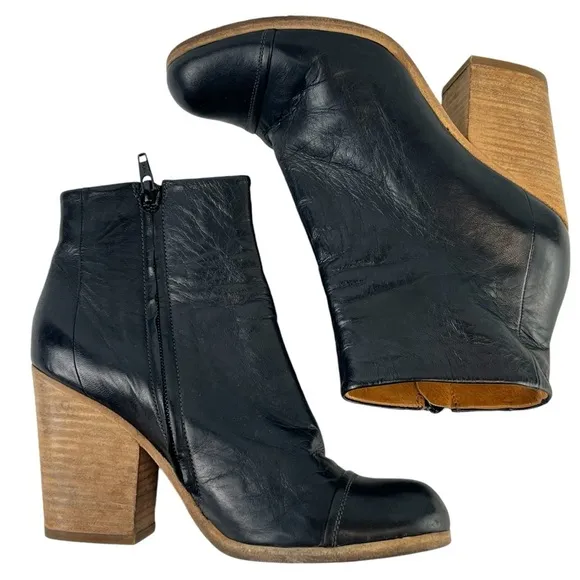 COCLICO Tone on Tone Cap Toe Heeled Leather Ankle Boots Women US 6.5 in Black