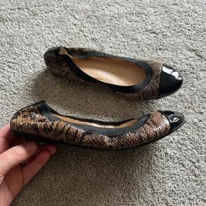 Cole Haan Deltona Size 8 Snakeskin Leather Patent Cap Toe Ballet Flat Shoes