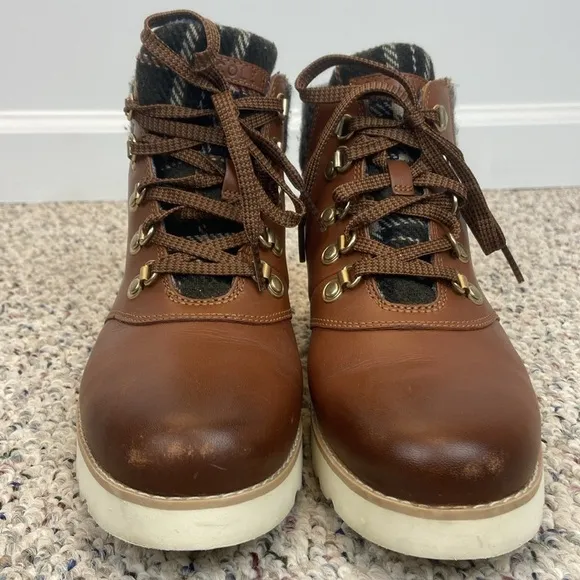 Cole Haan Nantucket Rugged Waterproof Hiker Bootie Size 7.5 Gorpcore Granola
