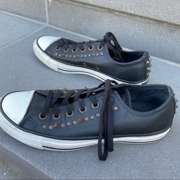 Converse studded low top sneakers black leather gold spiked women’s 7 men’s 5