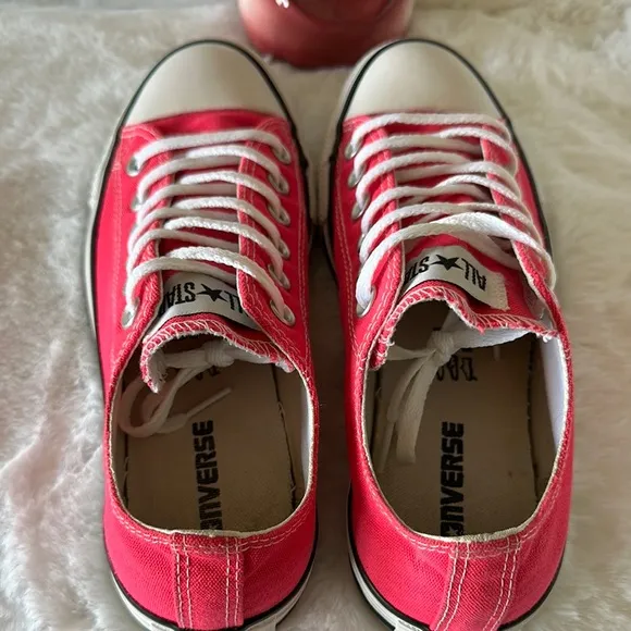 Converse Women's size 8 Men’s size 6 Pink Sneakers