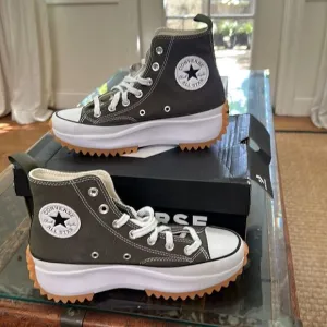 Converse Women's Run Star Hike Sneakers Cargo Khaki/White/Black NEW in box