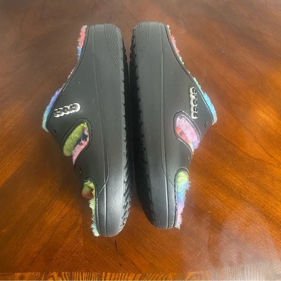 Crocs Classic Cozy Spray Dye Sandal Women's 12 / Men's 10 Fuzzy Rainbow Shoes