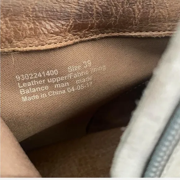 Dansko Maria Milled Nubuck Leather Clog Boots Taupe Grey Size 39 US 8.5 - 9