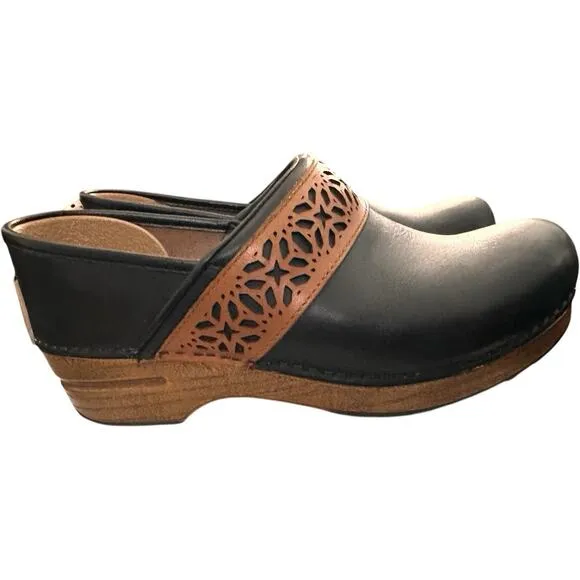 Dansko Pavan Clogs 39 Black Tan Laser Cut Leather Women Slip On Workwear Shoes