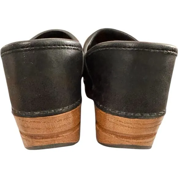 Dansko Pavan Clogs 39 Black Tan Laser Cut Leather Women Slip On Workwear Shoes