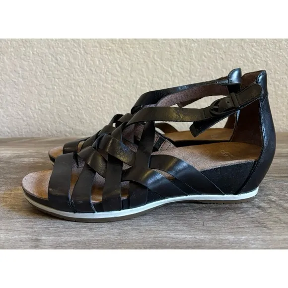 Dansko Vivian Gladiator Sandal Womens Shoes size 7.5 US