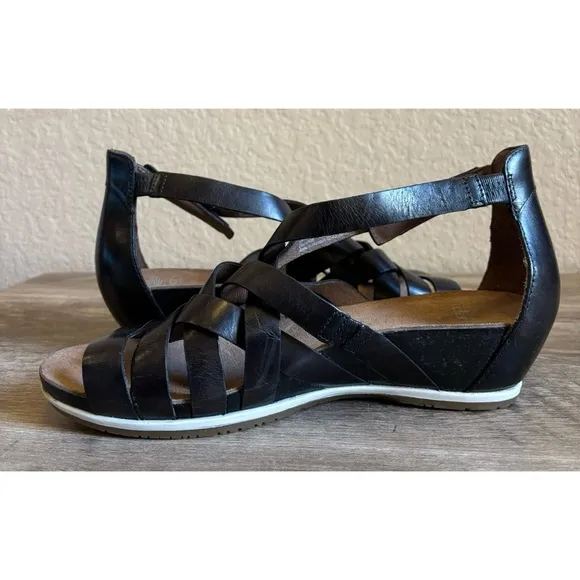 Dansko Vivian Gladiator Sandal Womens Shoes size 7.5 US
