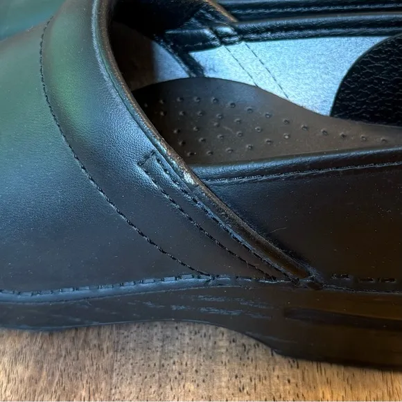 Dansko Women's Cabrio Leather Professional Clog Slip-On Heel Shoe Black Size 39