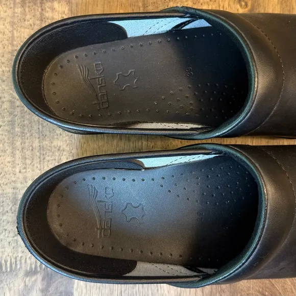 Dansko Women's Cabrio Leather Professional Clog Slip-On Heel Shoe Black Size 39