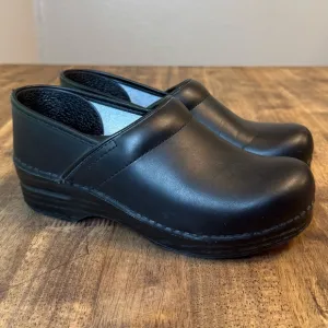 Dansko Women's Cabrio Leather Professional Clog Slip-On Heel Shoe Black Size 39