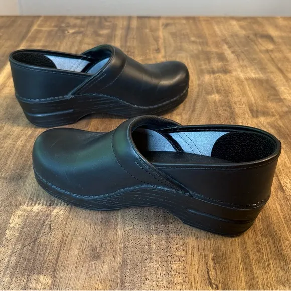 Dansko Women's Cabrio Leather Professional Clog Slip-On Heel Shoe Black Size 39