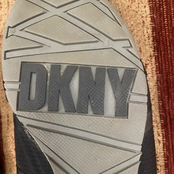 DKNY black athletic slip on shoes with toggle closure. Worn twice 8.5