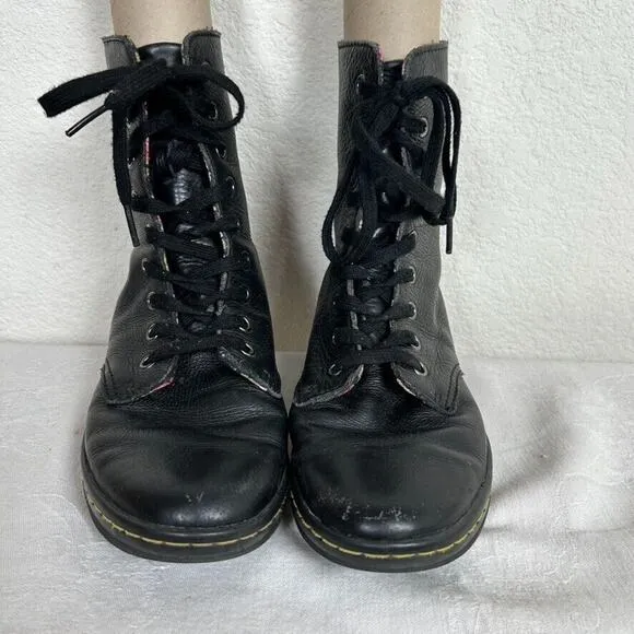 Doc Martens Air Wair Stratford Womens Sz 7 High top flat boots Bohemian Grunge