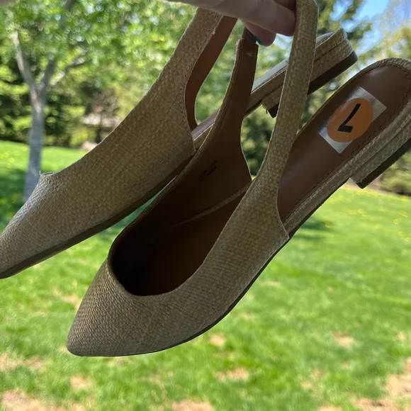 Dolce Vita cream tan rattan wicker classy pointed toe flat shoes NWT