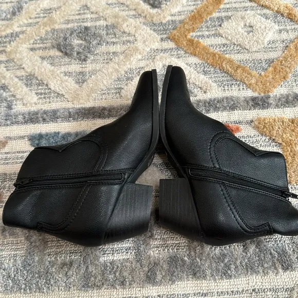 DOLCE VITA Pueblo Short Western Boots