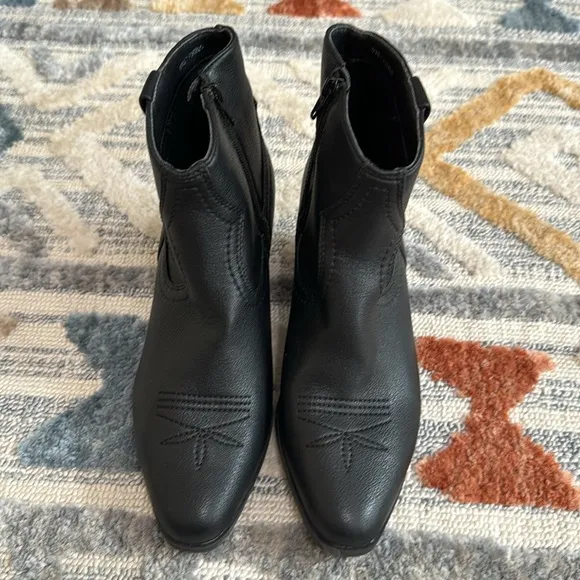 DOLCE VITA Pueblo Short Western Boots