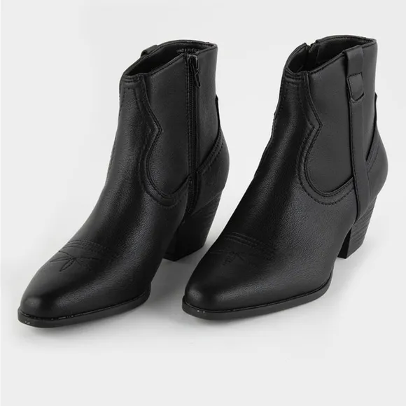 DOLCE VITA Pueblo Short Western Boots