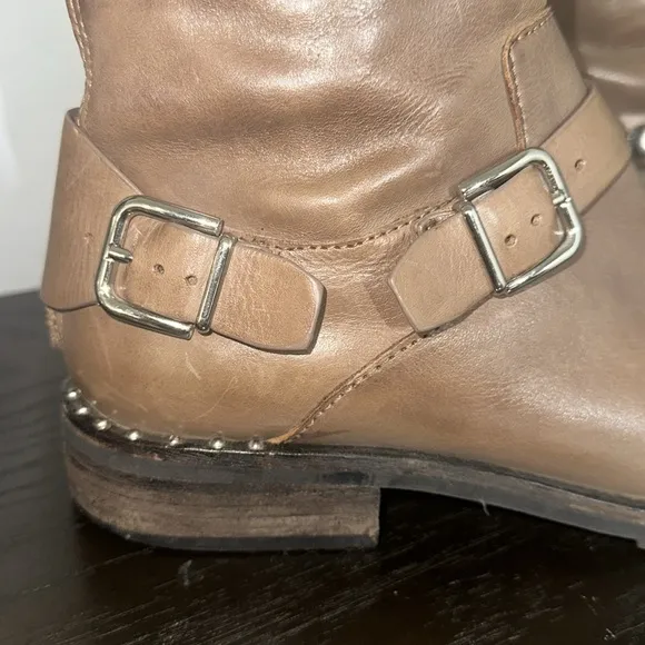 DONALD J PLINER Vive Calfskin Leather Tan Silver Buckle Zipper Tall Boots Sz 8.5