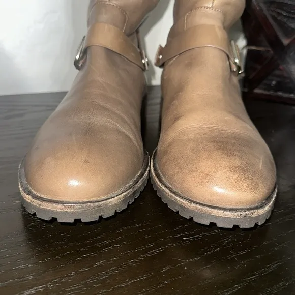 DONALD J PLINER Vive Calfskin Leather Tan Silver Buckle Zipper Tall Boots Sz 8.5