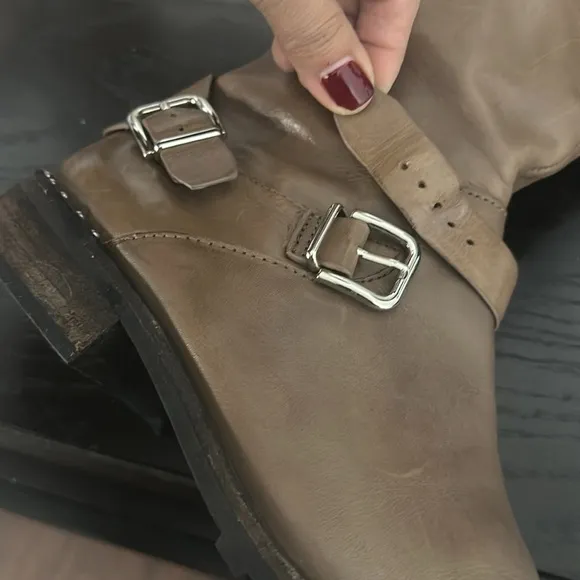 DONALD J PLINER Vive Calfskin Leather Tan Silver Buckle Zipper Tall Boots Sz 8.5