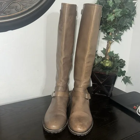 DONALD J PLINER Vive Calfskin Leather Tan Silver Buckle Zipper Tall Boots Sz 8.5