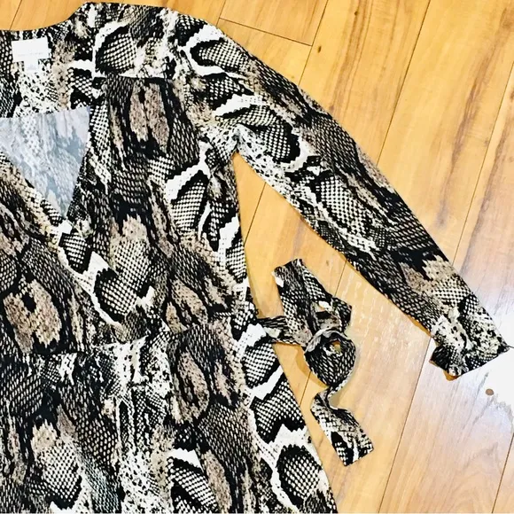 Donna Morgan snakeskin animal wrap style knee length dress large 14 work…