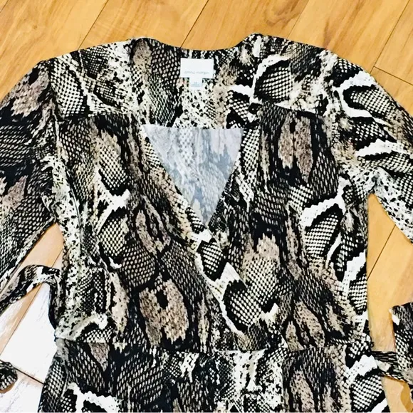 Donna Morgan snakeskin animal wrap style knee length dress large 14 work…