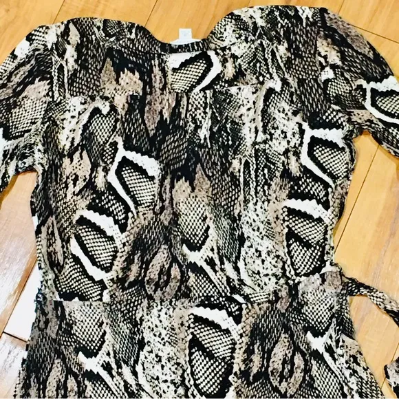 Donna Morgan snakeskin animal wrap style knee length dress large 14 work…