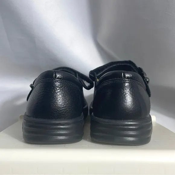 Dr. Comfort Merry Jane Women’s Size 6.5 M Black Pebbled Leather Brand New