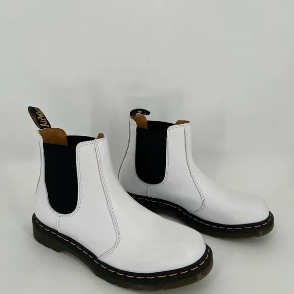 Dr. Marten 2976 Smooth Leather Chelsea Boots In White