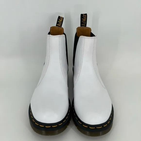 Dr. Marten 2976 Smooth Leather Chelsea Boots In White