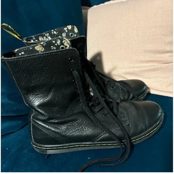 Dr Marten Stratford vintage flat boots sz 10