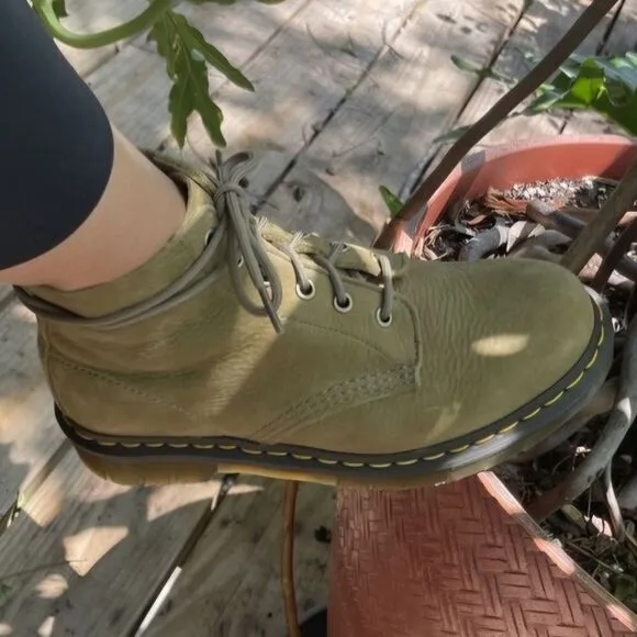 Dr. Martens 101 Tumbled Nubuck Leather Ankle Boots in Olive Women's Size 8 NEW