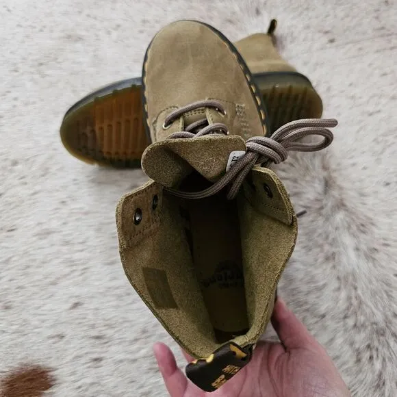 Dr. Martens 101 Tumbled Nubuck Leather Ankle Boots in Olive Women's Size 8 NEW