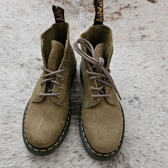 Dr. Martens 101 Tumbled Nubuck Leather Ankle Boots in Olive Women's Size 8 NEW