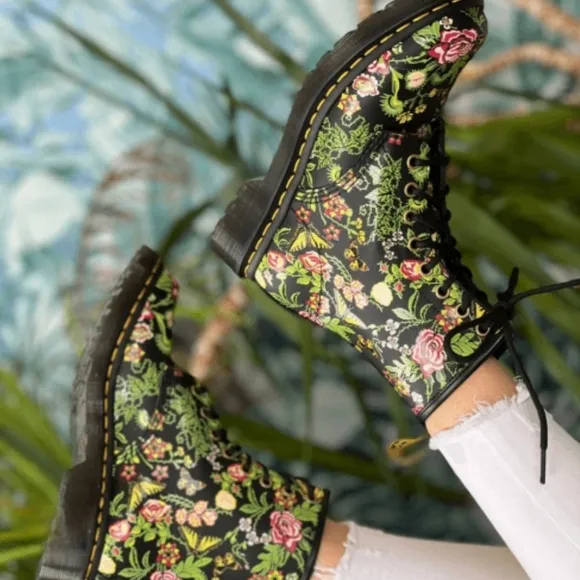 Dr Martens 1460 Floral Bloom Leather Lace Up