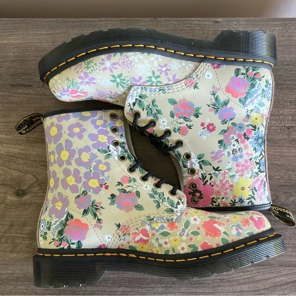 Dr. Martens 1460 Floral Mash Up Backhand Women's Boot Size 8 #B1468