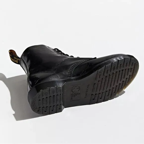 Dr. Martens 1460 Pascal Italian Brush Boot 8-Eye Black Silver Distressed Size 7