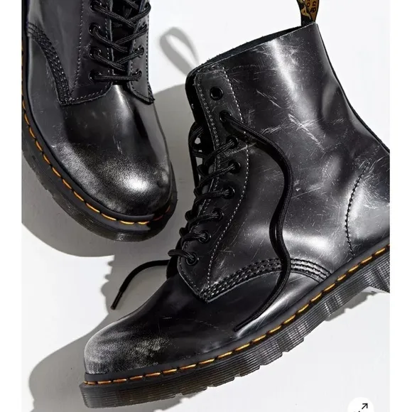 Dr. Martens 1460 Pascal Italian Brush Boot 8-Eye Black Silver Distressed Size 7