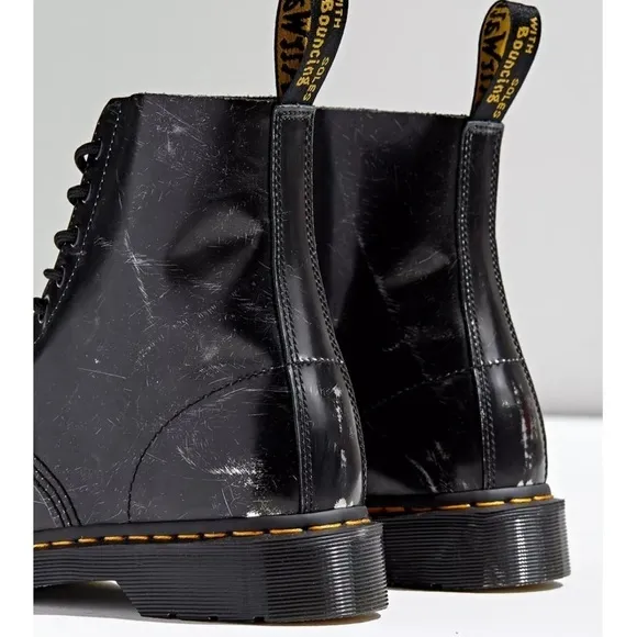 Dr. Martens 1460 Pascal Italian Brush Boot 8-Eye Black Silver Distressed Size 7
