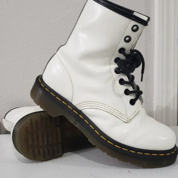 Dr. Martens 1460 Patent LEATHER LACE UP BOOTS sz 6